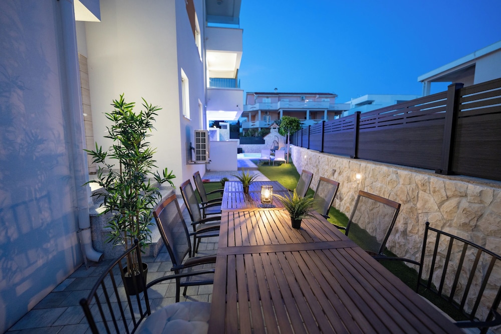 Nova Luxury Residence apartment with private heated pool
