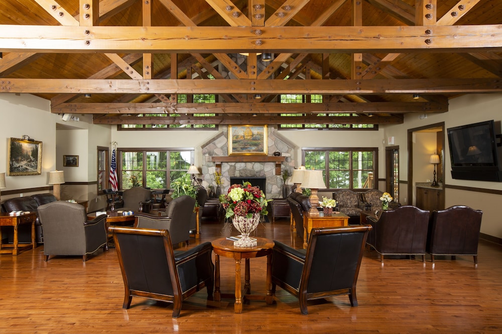 Cadillac Vacations - Rockwell Lake Lodge - Property Image 2
