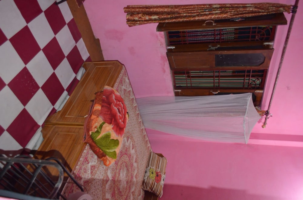 Somit Paying Guest House