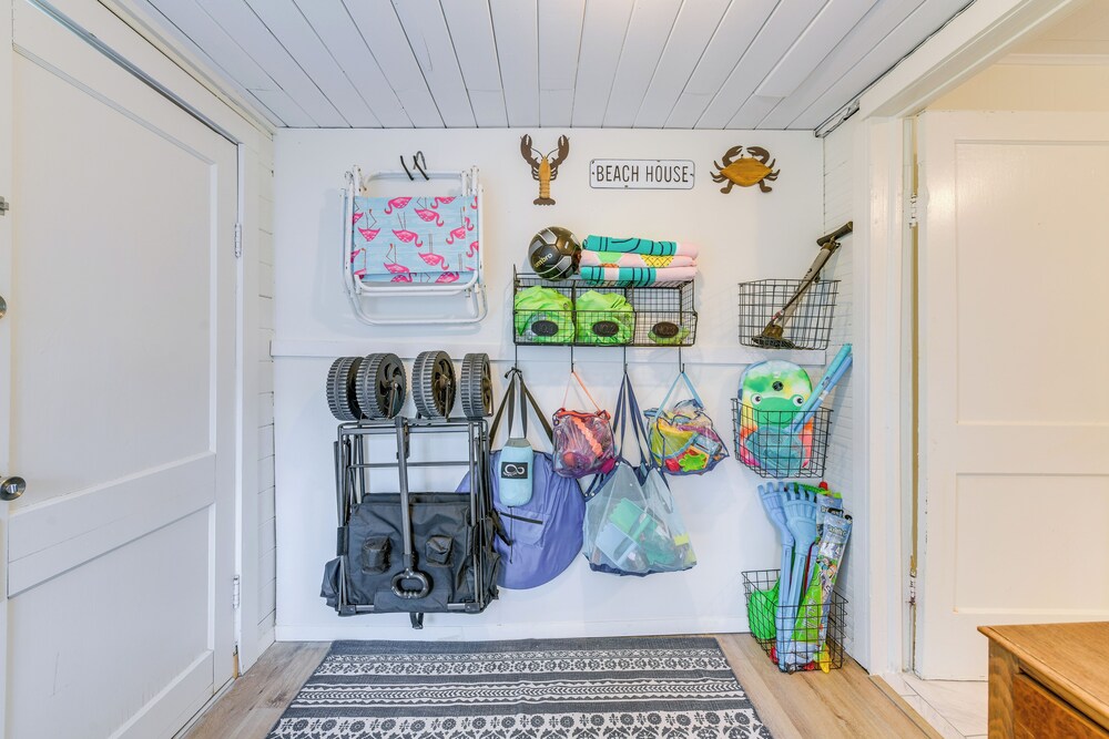 Panama City Home w/ Beach Gear & 2 Bikes