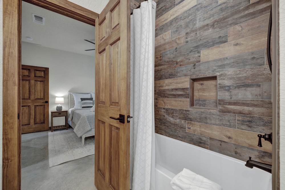 Luxury in the Hill Country, 10-mins to Downtown!