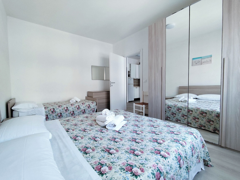 Flat With Balcony on the Seafront
