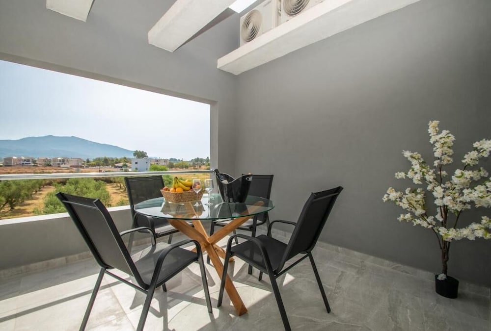 Elhasa Laganas Villa by Elite