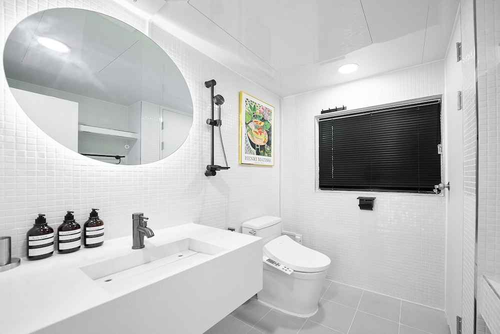 B9 Tailor Serviced Home near Hongik Univ