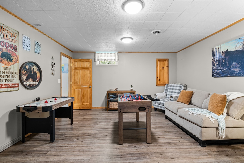 Smoky Everest 4 Bedroom Chalet