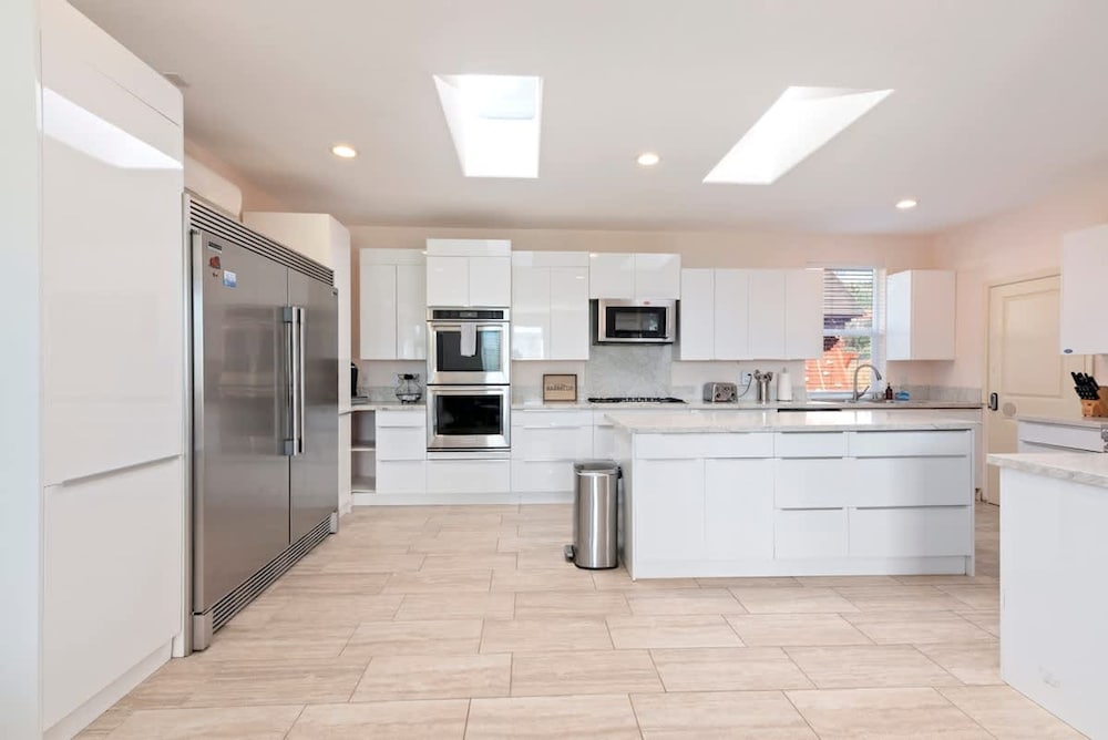 Spacious Single Level Home In Poway