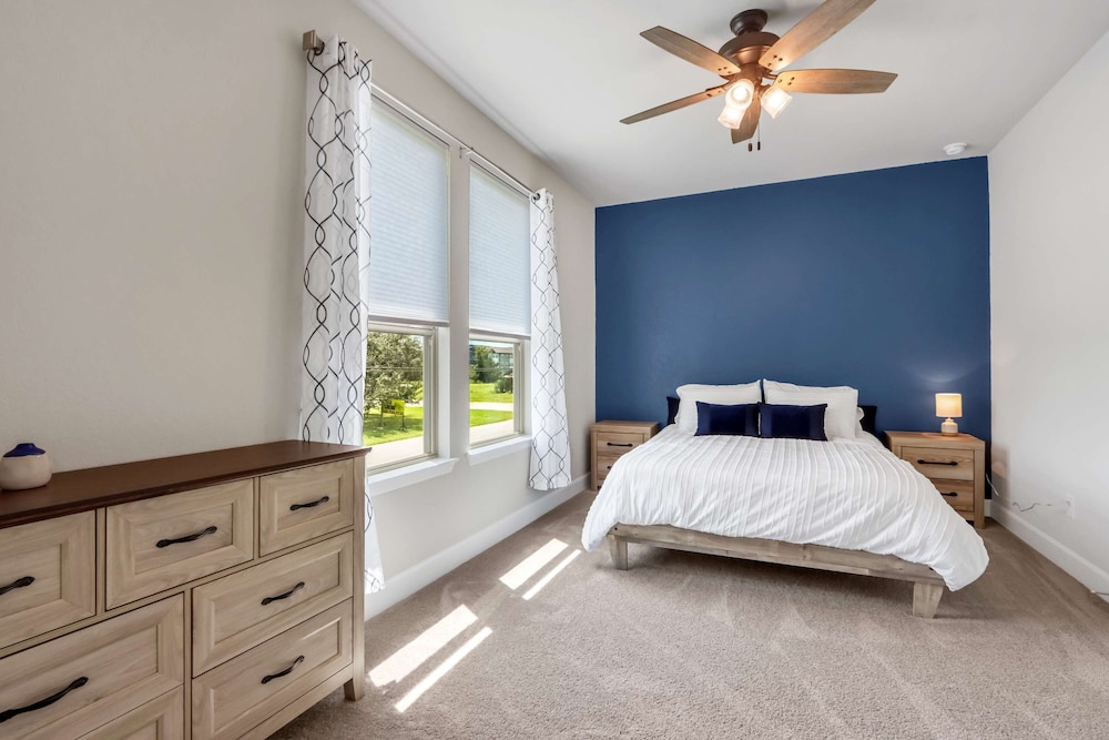 Dakota Cottage - Stay for 10