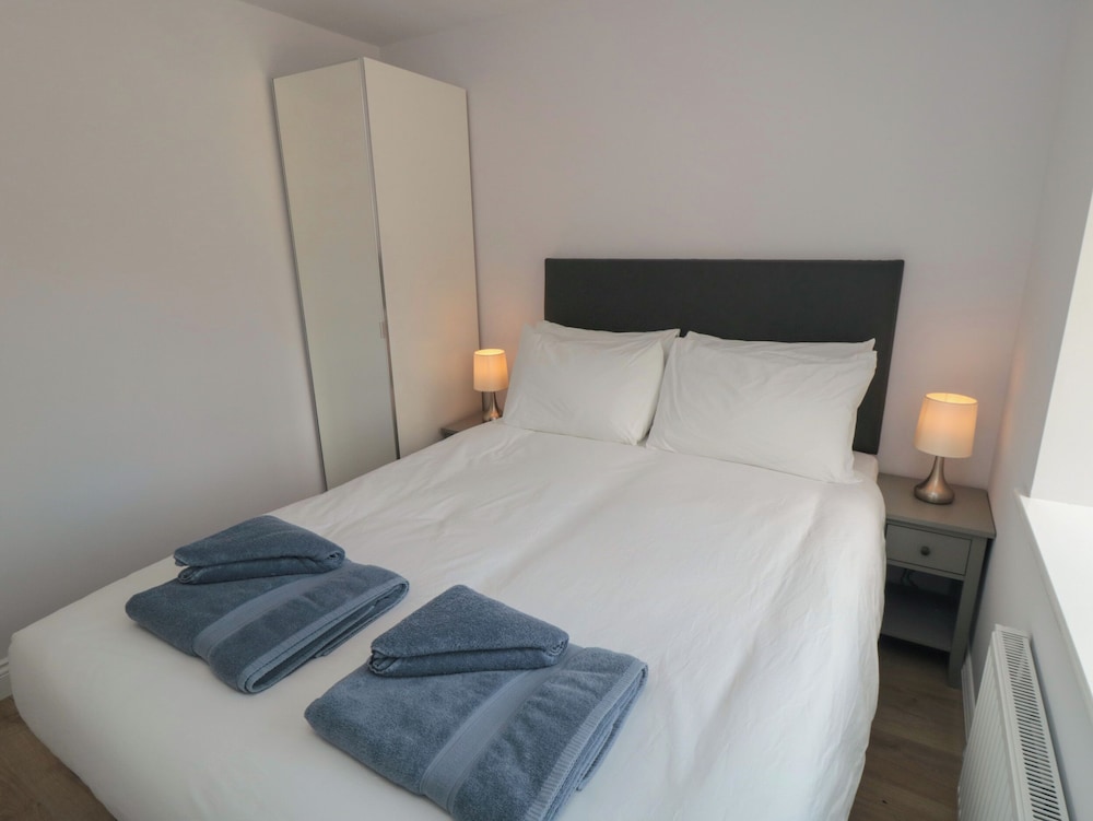 2 Staveley Cottages