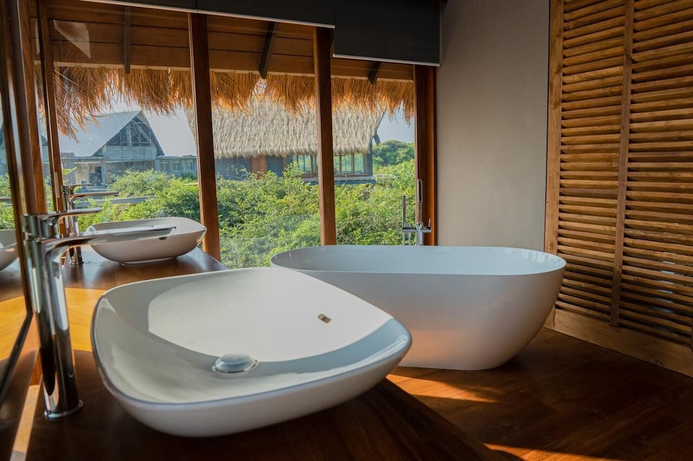 Kotiyagala Luxury Villas view 3