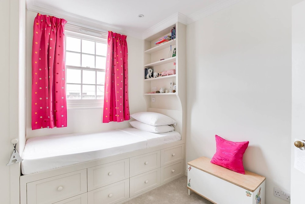 Cadogan Street III by Onefinestay