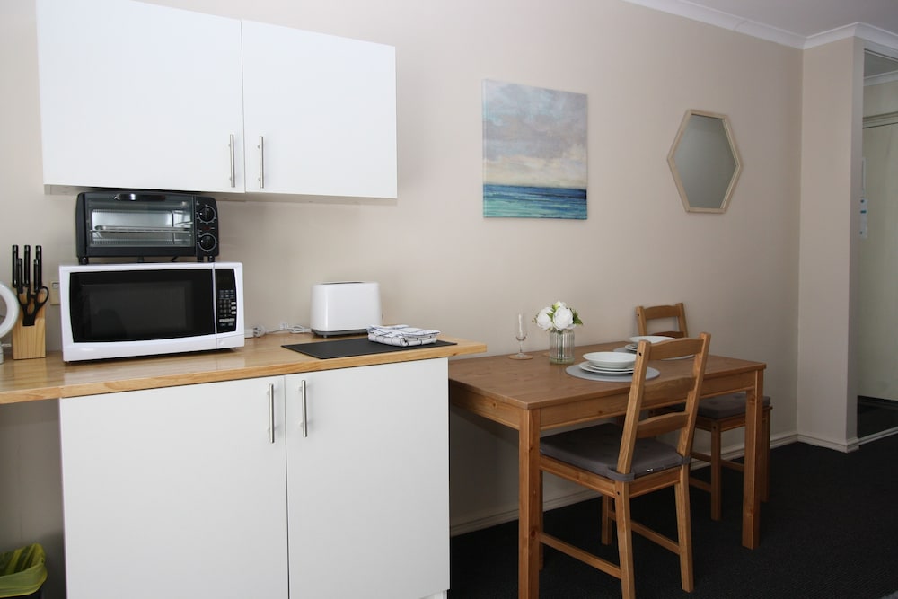 Resort Serviced Apartments - Mandurah view 5
