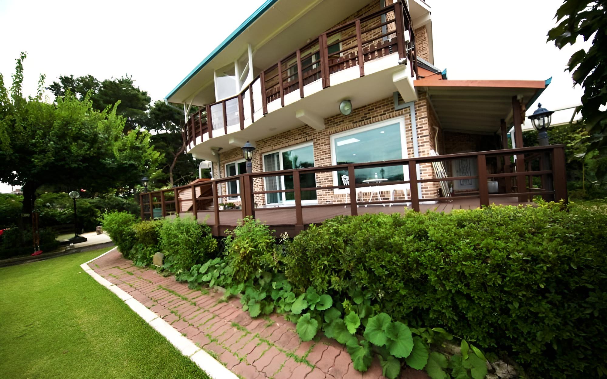 Photo 23