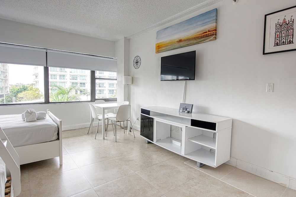 Private Apartments at the Casablanca