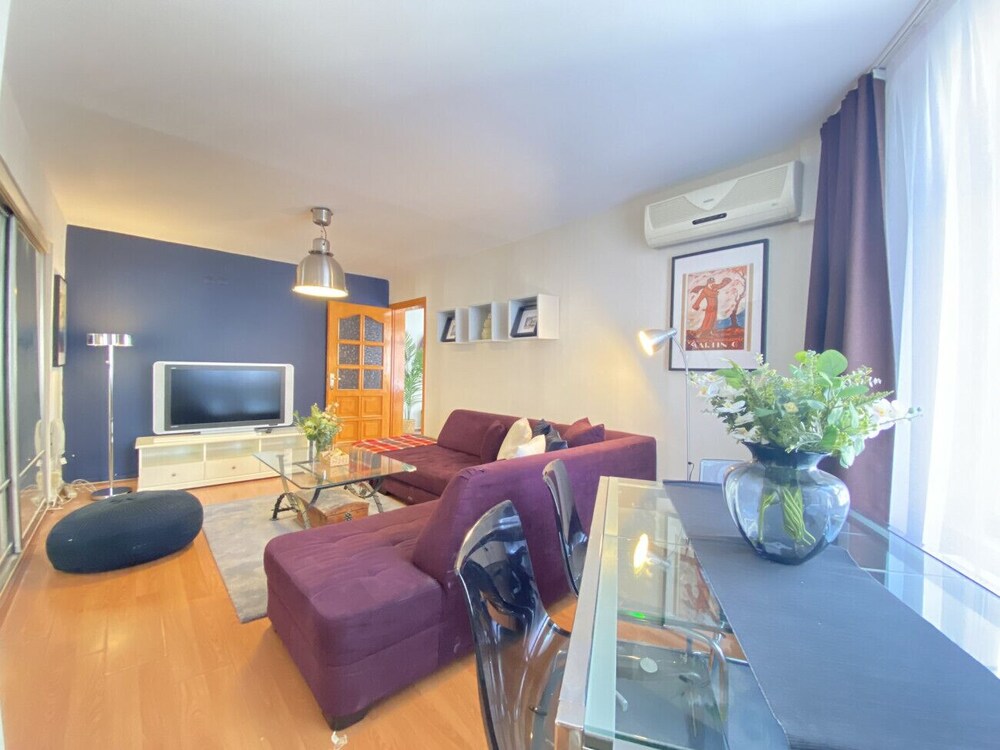 Central Flat With Balcony and Terrace in Sisli
