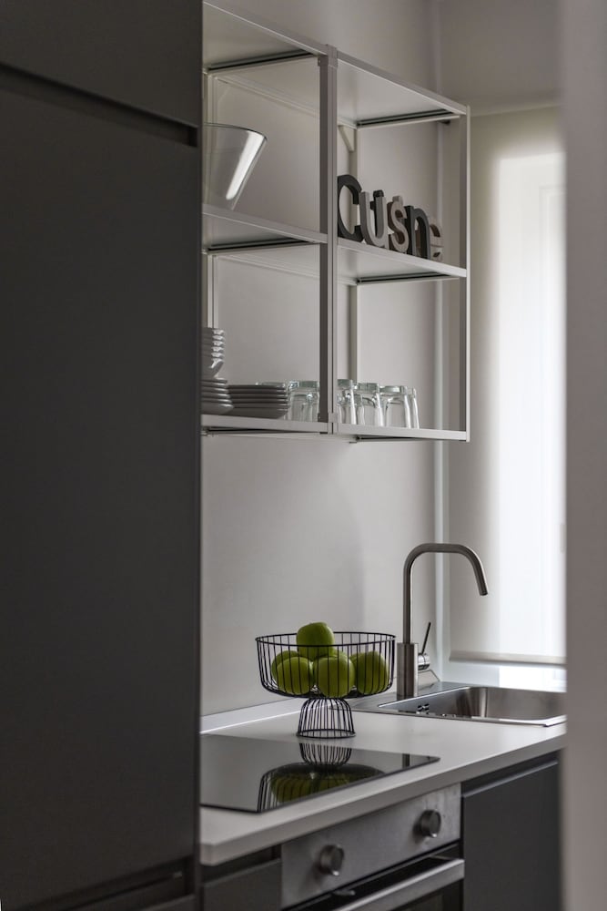 Ruggero City View Apartment by Wonderful Italy