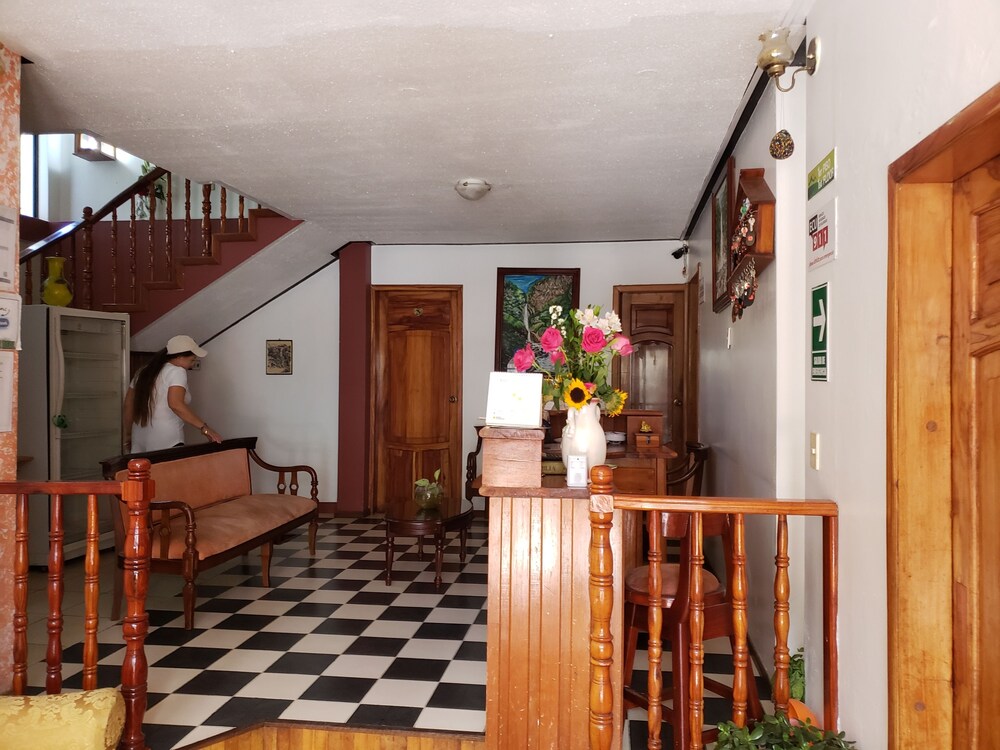 Hostal Monte Real