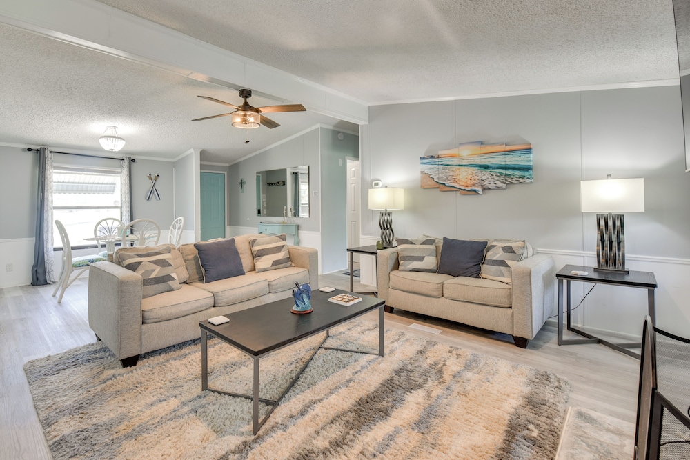 PCB Family Home w/ Sunroom, 1 Mi to Shore!