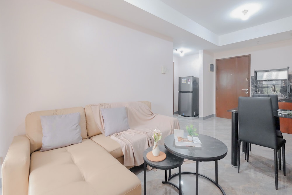 Prime Location 1Br At The Wave Kuningan Apartment