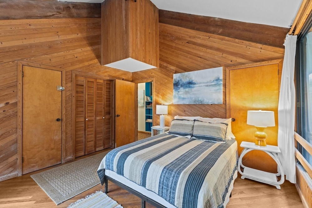 Beach Grove 3 Bedroom Home