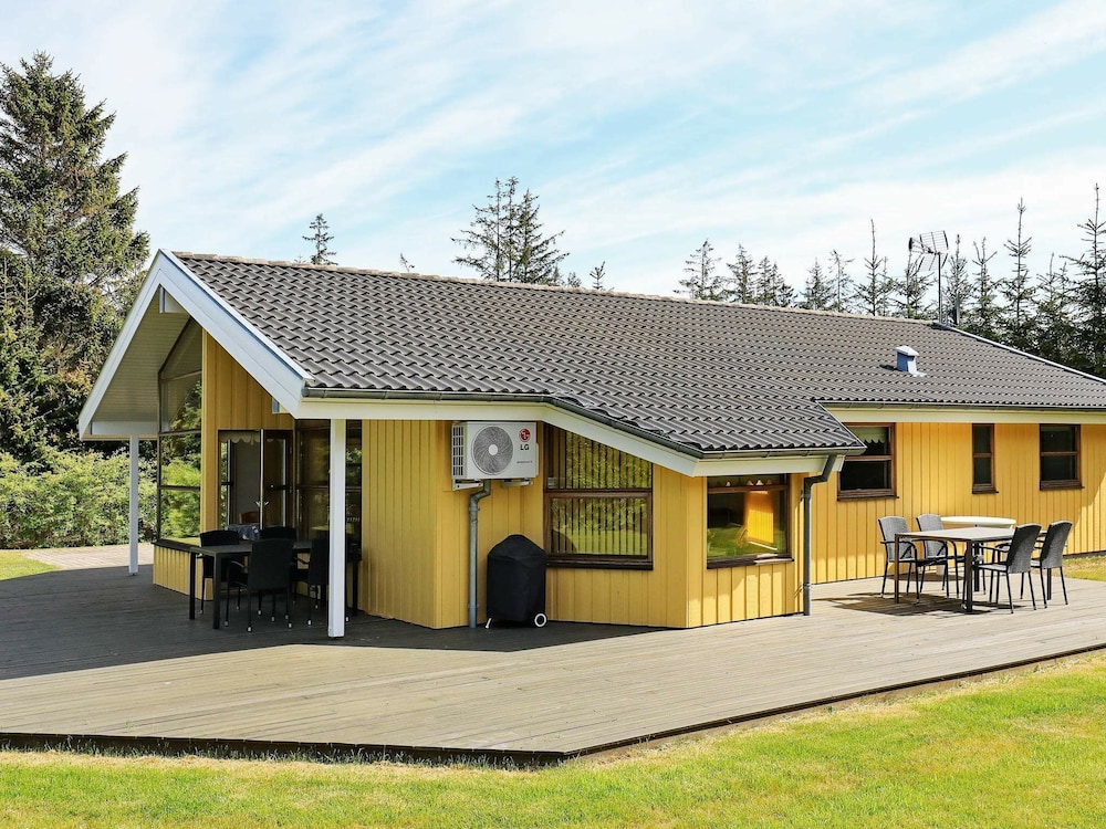 Luxurious Holiday Home Near Hals With Whirlpool
