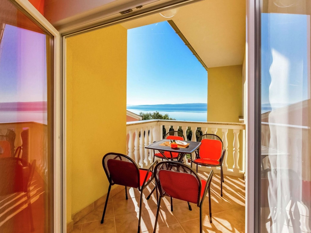 Peaceful Apartment in Dramalj with Hot Tub view 5