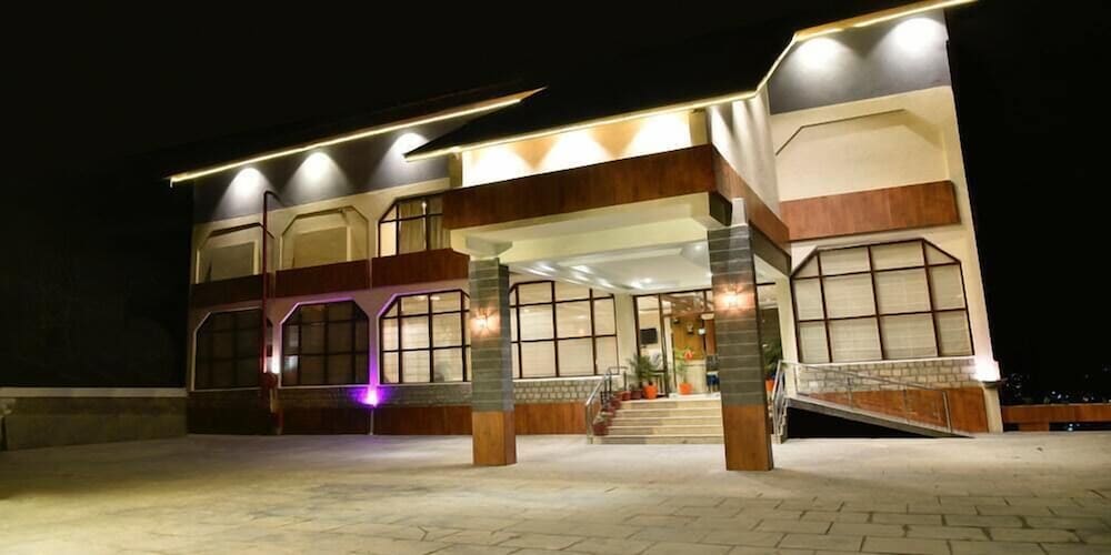 Hotel Snowcrest Manor