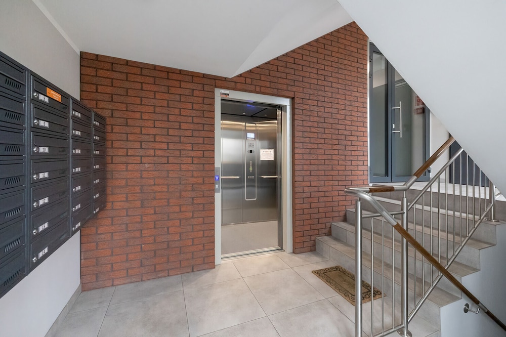 Stylish Apartment With Garage by Renters view 2
