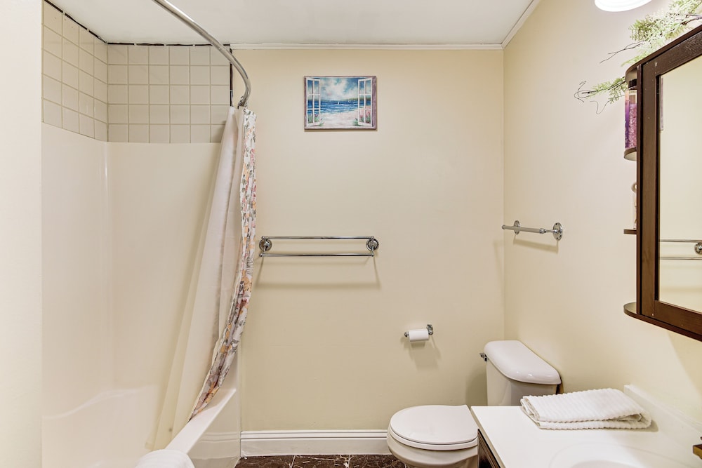 Walk to Waterfront: Cozy Fall River Condo
