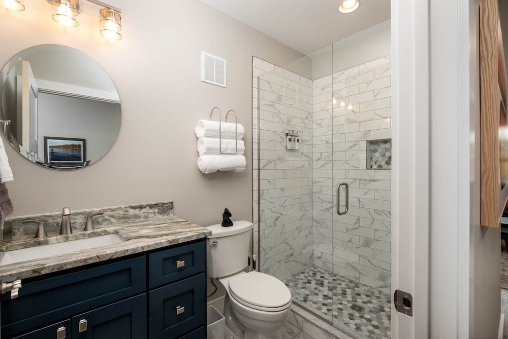 Downtown Brevard Retreat &Cyclists Dream