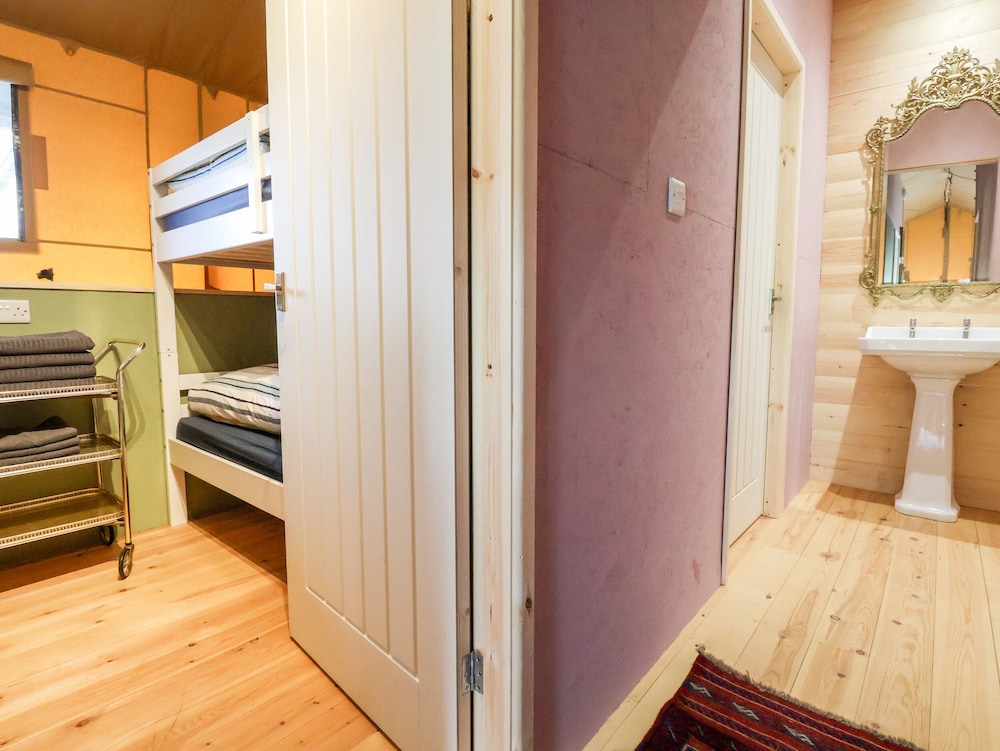 Mad Molly Lodge
