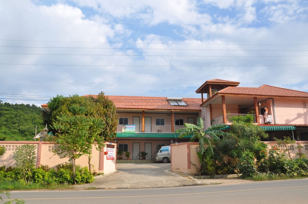 Hotel Wattana Hill Resort - Image 1