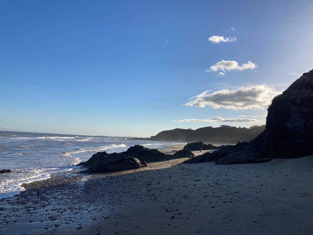 Peace Apartment With Views Near Gorey