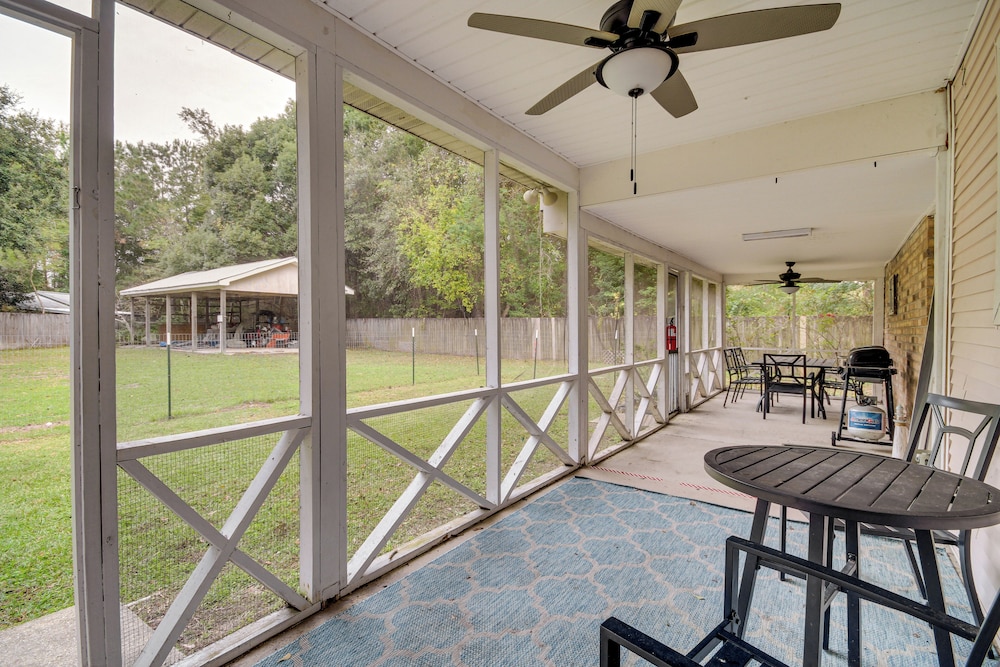 < 1 Mi to Waveland Beach: Spacious Family Home
