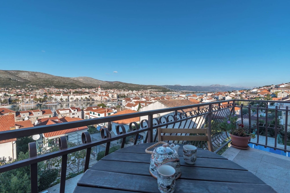 Stunning View Suite With Balcony