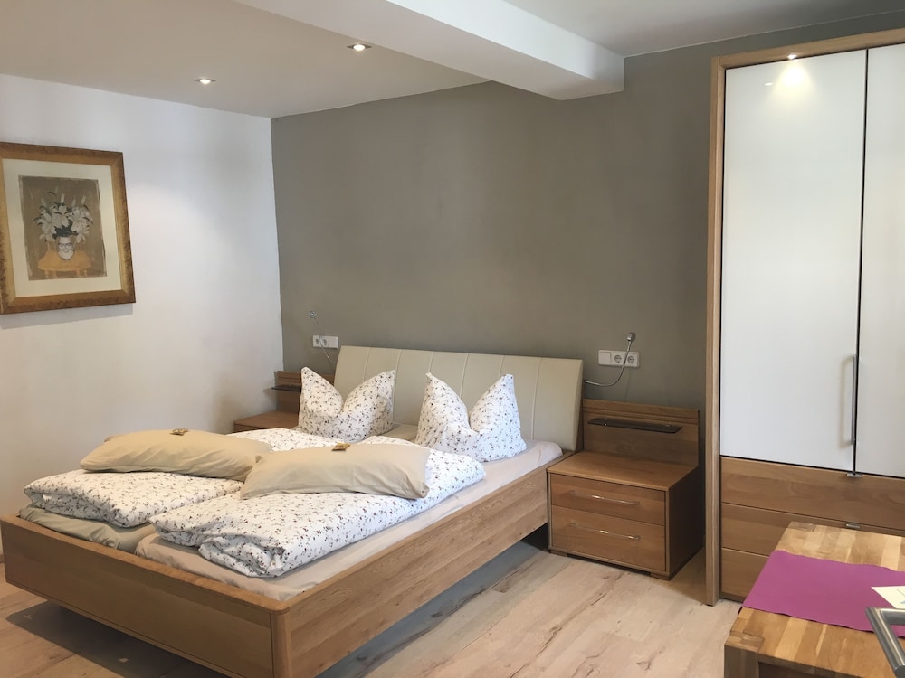 Appartement & Pension Schmidt Kosma view 3