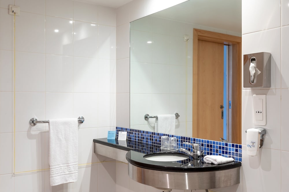 Oeiras Vacations - Holiday Inn Express Lisbon - Oeiras, an IHG Hotel - Property Image 4