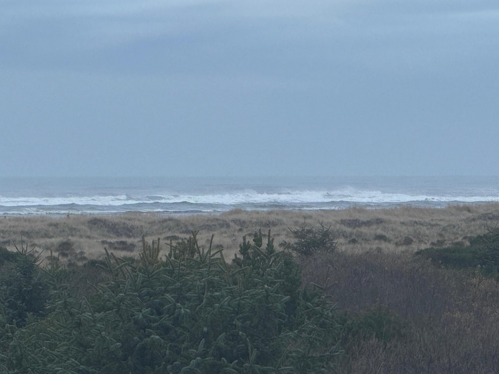 OceanShores Inn