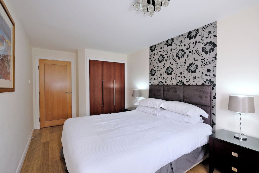 Deluxe and Secure Apartment Close to Aberdeen City Centre view 2