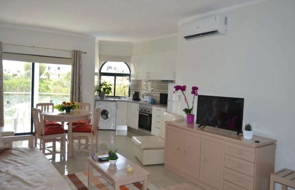 Alvor Red Nice Terrace Flat