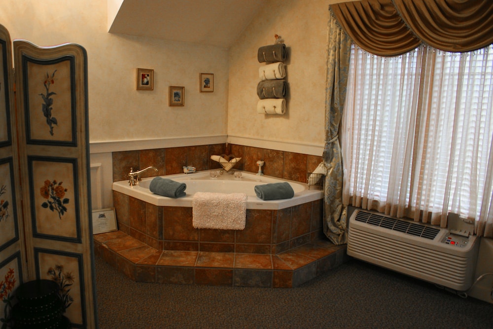 St Louis Vacations - The Lodge at Grant's Trail - Property Image 11