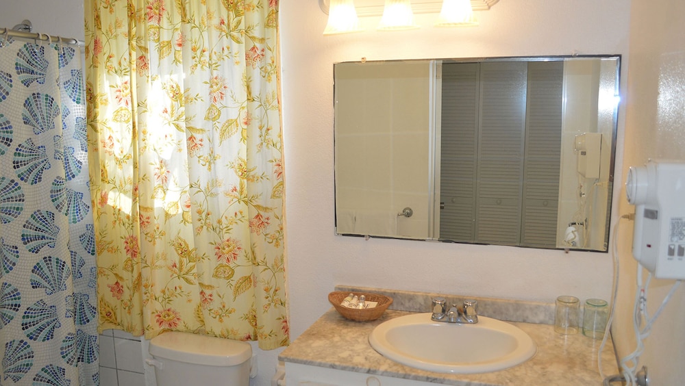 Oualie Beach Resort - Photo 33