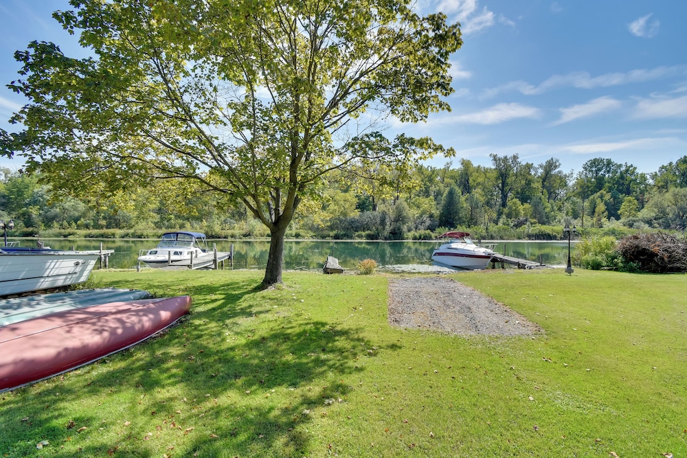 Riverfront Couple's Retreat, 3 Mi to Seneca Lake!