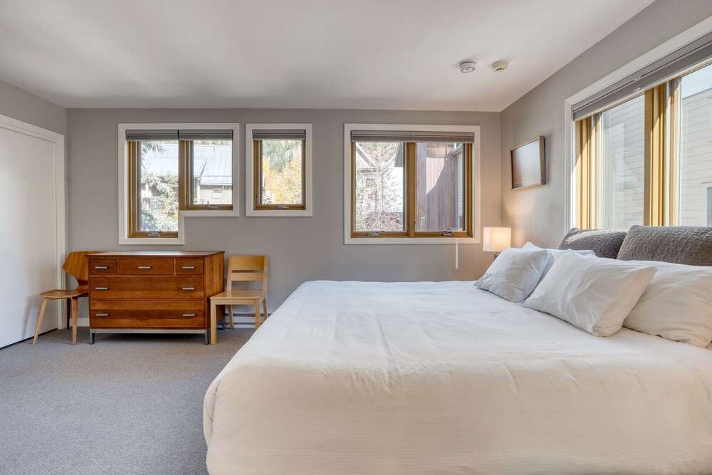 Lulu City 5B by Avantstay Across From Lift 7 10-minute Walk to Downtown