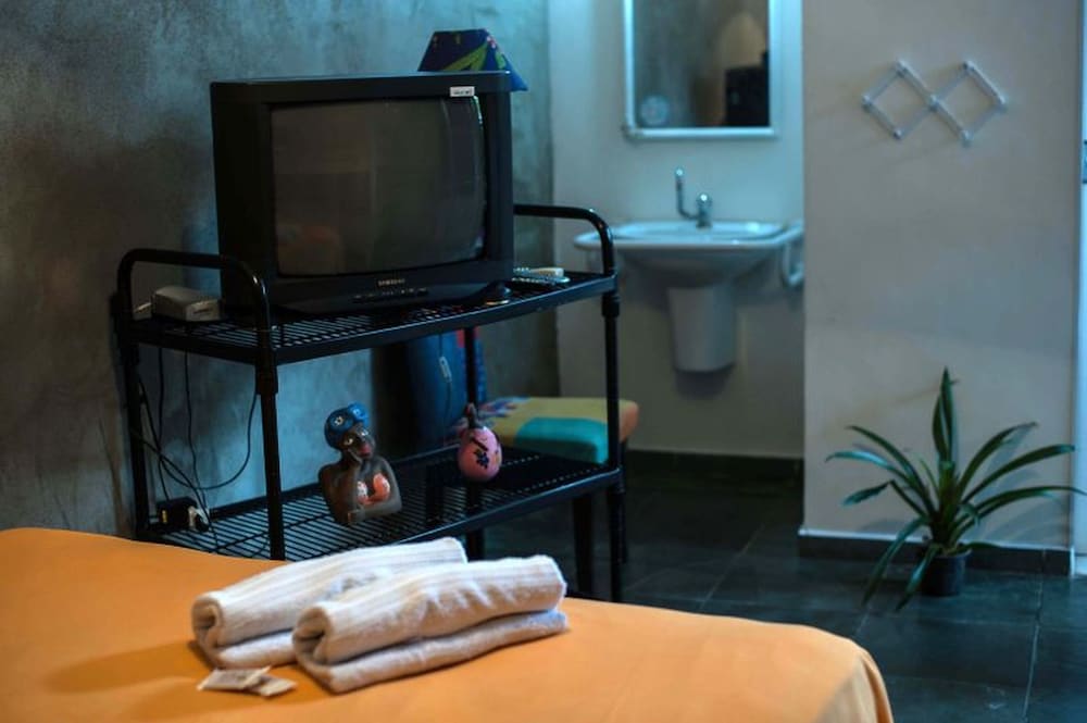Purple House Hostel