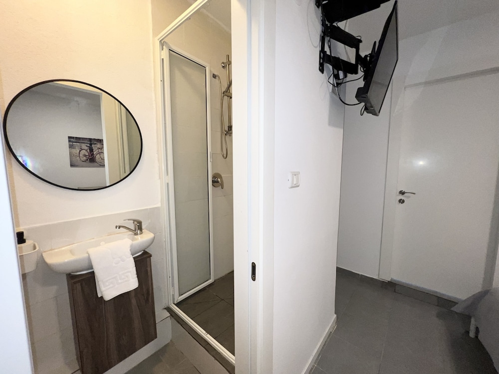 Ha-Carmel Market Apartment