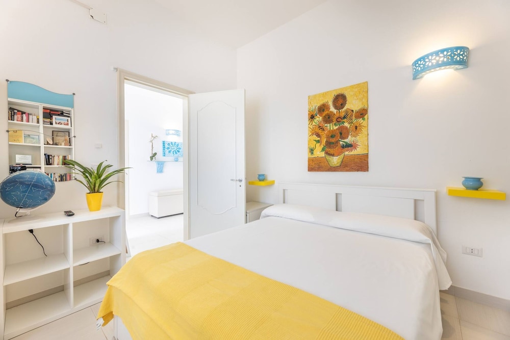 Villa Eriberto - Pool 3 Bedrooms 8 Sleeps