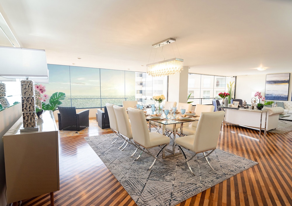 OceanFront Larcomar Apartments