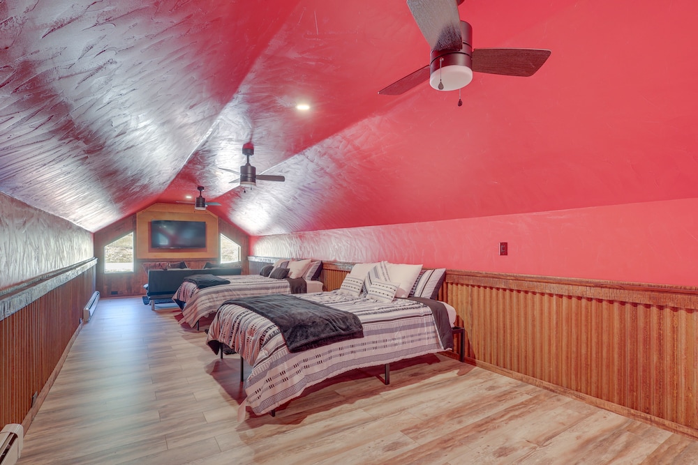 Angel Fire Cabin Rental w/ Private Hot Tub & Deck! view 3