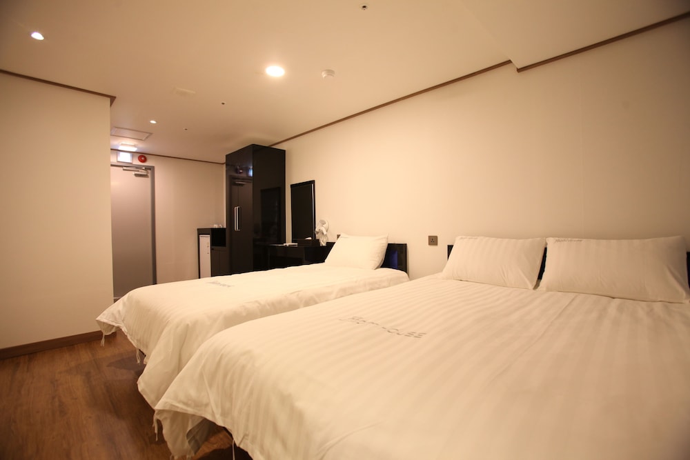 Myeongdong MOM House