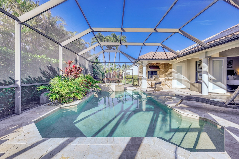 3 Mi to Bonita Beach: Outdoor Oasis w/ Pool & Spa!